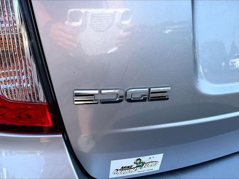 Used 2011 Ford Edge SE FWD image 30