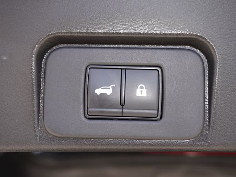 Used 2024 Nissan Rogue SV FWD image 10