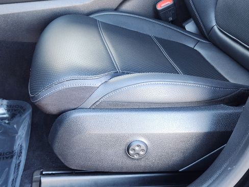 Used 2024 Mercedes-Benz GLC 300 4MATIC image 26