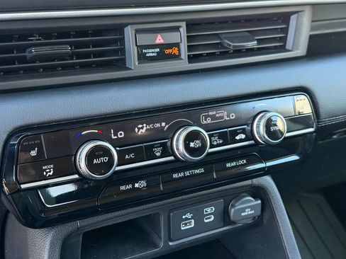 Used 2025 Honda Pilot EX-L image 30