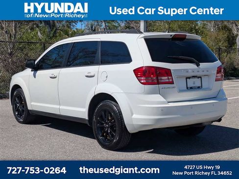 Used 2020 Dodge Journey SE w/ SE Popular Equipment Group image 3