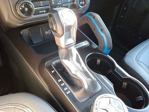 Used 2024 Ford Bronco Black Diamond image 14