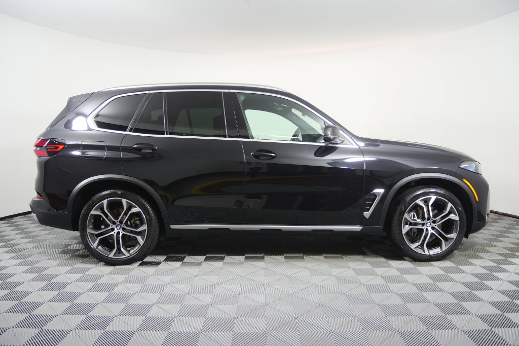 Certified 2026 BMW X5 sDrive40i RWD image 3