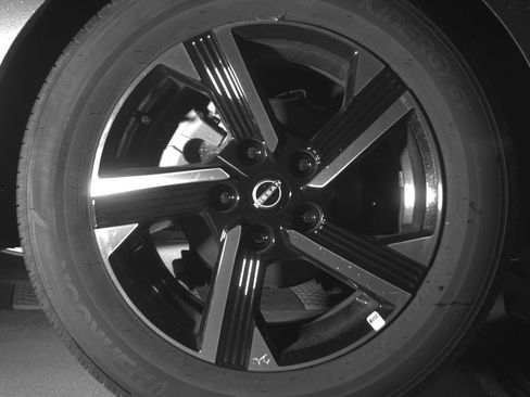 Used 2025 Nissan Sentra SV FWD image 15