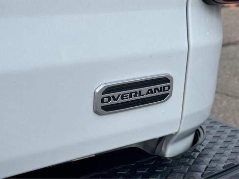 Used 2023 Jeep Gladiator Overland image 21