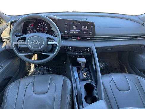 Used 2022 Hyundai Elantra SEL image 10