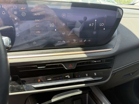 Used 2024 Buick Envision Sport Touring AWD/4WD image 22