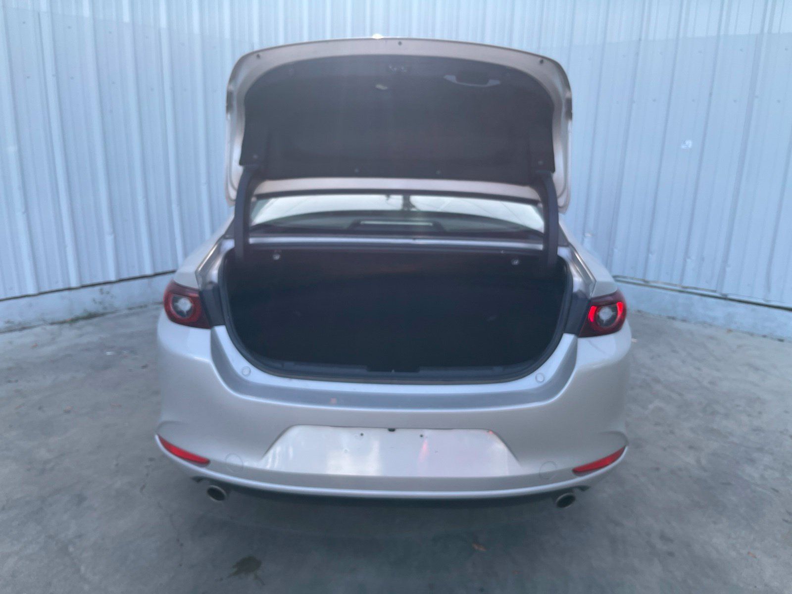 Used 2024 MAZDA MAZDA3 s FWD image 9