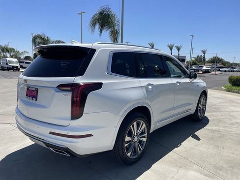 Used 2024 Cadillac XT6 Premium Luxury w/ Technology Package AWD/4WD image 8