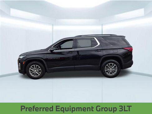 Used 2023 Chevrolet Traverse LT FWD image 2