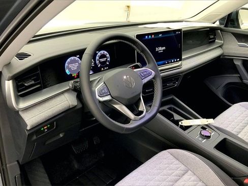 New 2026 Volkswagen Tiguan S image 7