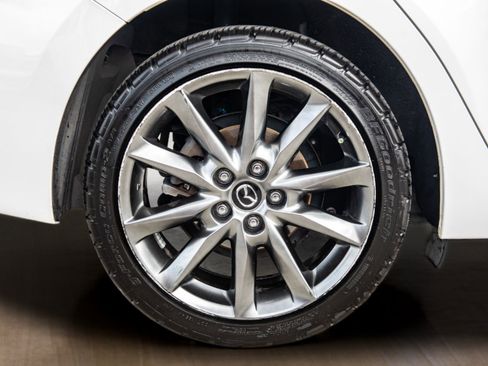 Used 2018 MAZDA MAZDA3 Grand Touring image 34