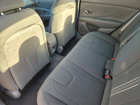 Used 2024 Hyundai Elantra SEL image 29