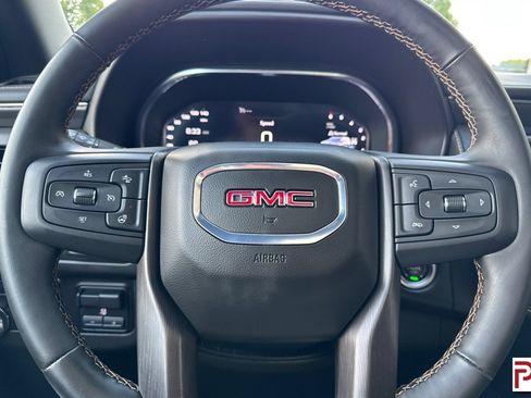 Used 2024 GMC Yukon AT4 w/ Technology Package AWD/4WD image 27