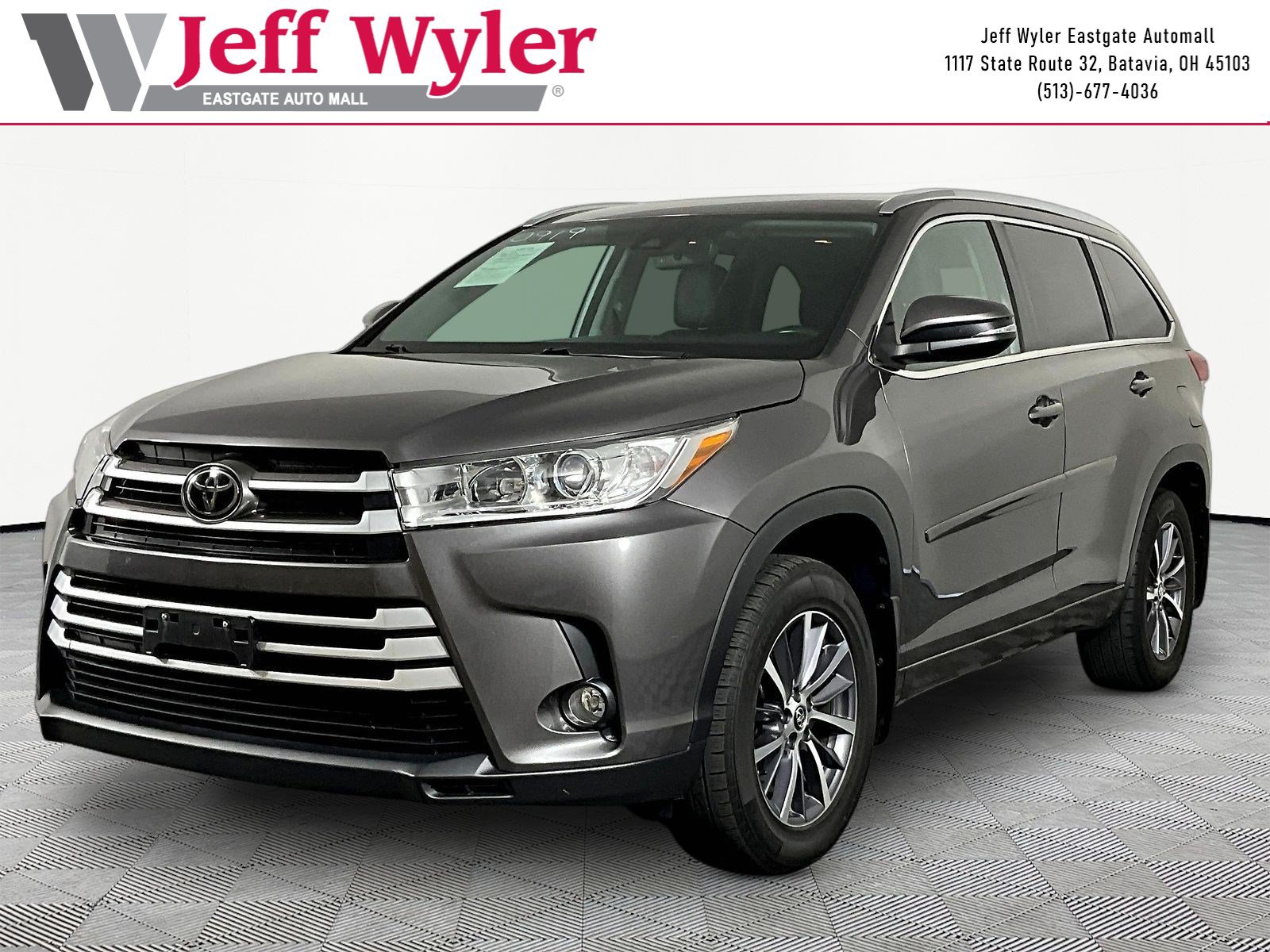 Used 2017 Toyota Highlander XLE AWD/4WD image 1