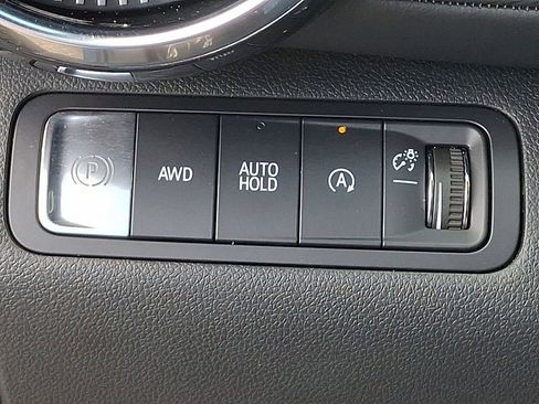 Used 2025 Chevrolet Equinox LT AWD/4WD image 23