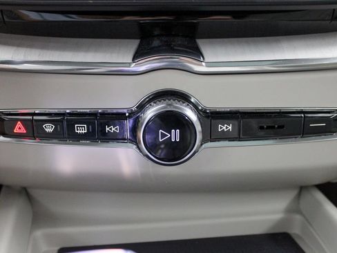 Certified 2026 Volvo XC60 T8 Ultra w/ Protection Package Premier AWD/4WD image 37