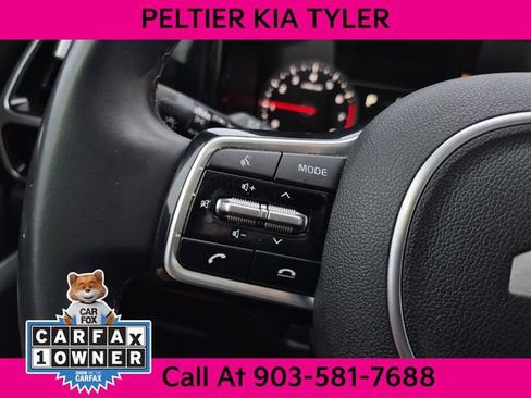 Certified 2022 Kia Sorento SX image 33