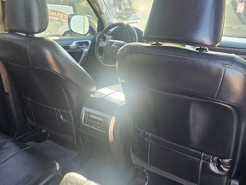 Used 2014 Lexus GX 460 w/ Premium Package AWD/4WD image 29