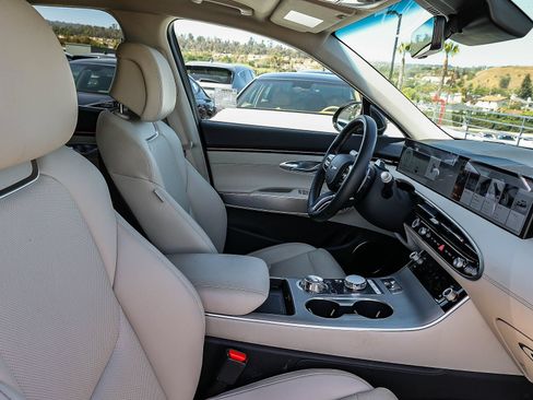Used 2026 Genesis GV70 2.5T Select AWD/4WD image 18