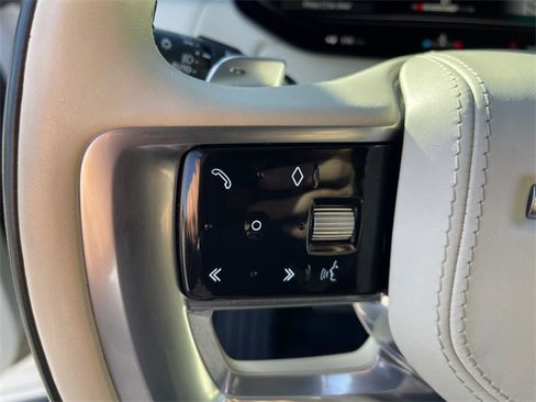 Used 2023 Land Rover Range Rover SE image 36
