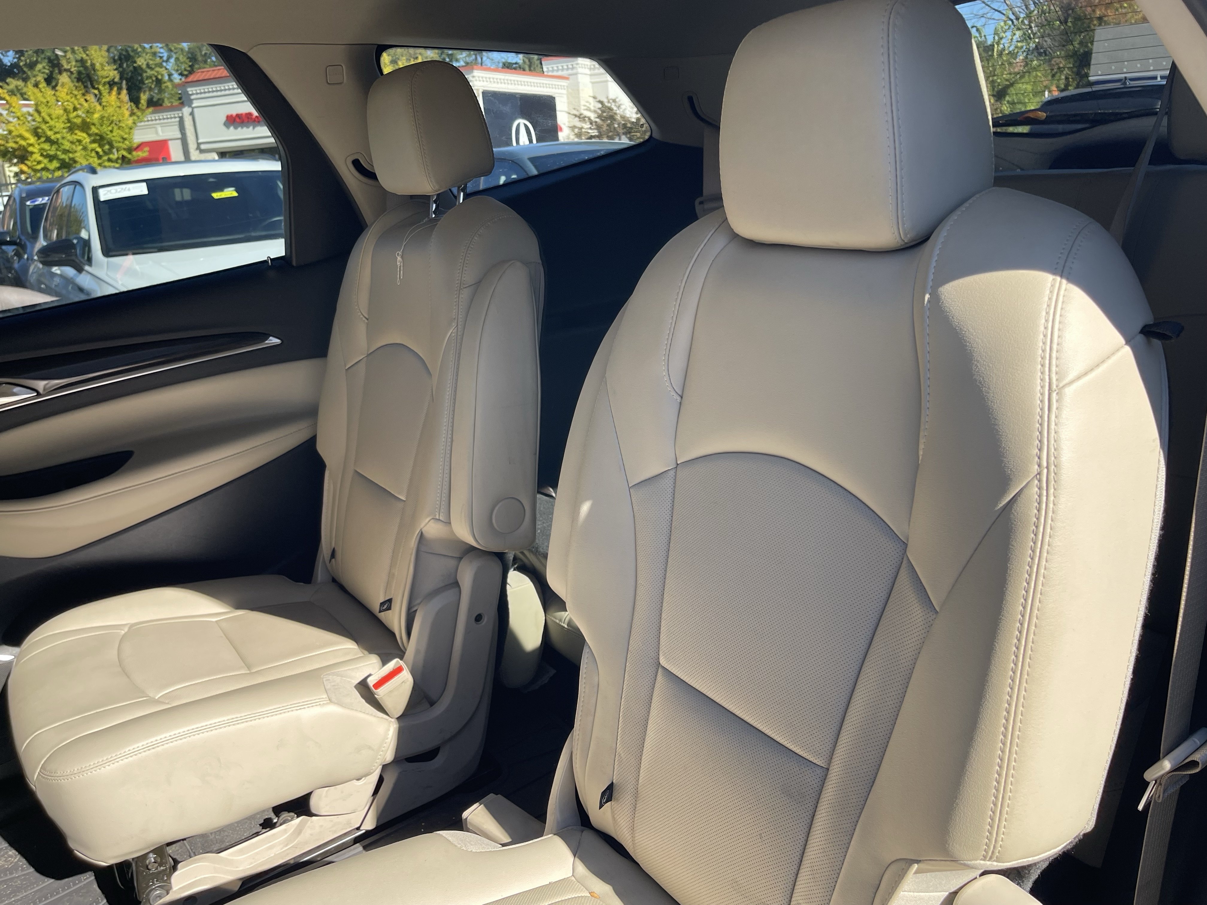 Used 2019 Buick Enclave Essence AWD/4WD image 10