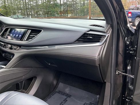 Certified 2022 Buick Enclave Essence w/ Experience Buick Package image 27