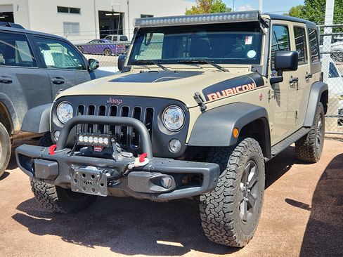 Used 2017 Jeep Wrangler Unlimited Rubicon AWD/4WD image 3