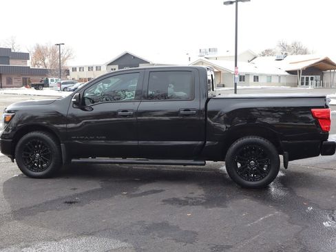 Used 2018 Nissan Titan SV w/ SV Convenience Package image 9