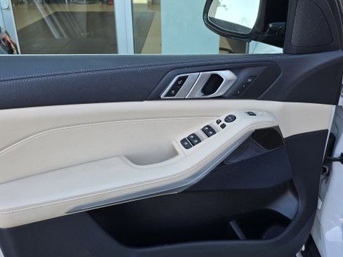 Used 2022 BMW X5 sDrive40i image 11