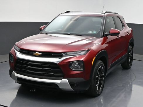 Used 2023 Chevrolet TrailBlazer LT FWD image 3