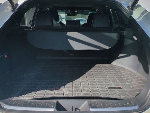 Used 2021 Toyota Venza Limited image 12