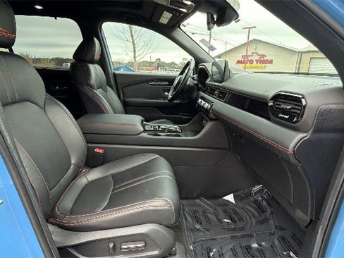 Used 2024 Honda Pilot TrailSport image 38