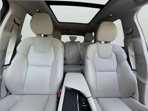Used 2020 Volvo XC90 T6 Momentum AWD/4WD image 25