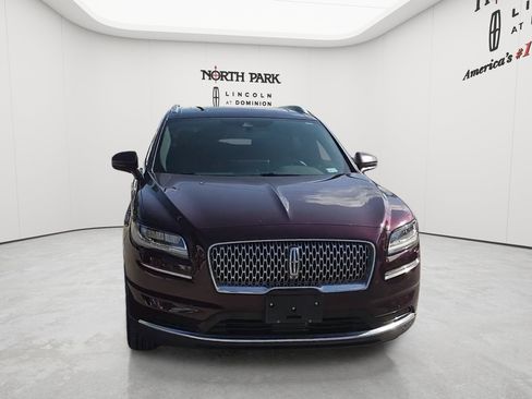 Used 2022 Lincoln Nautilus Reserve AWD/4WD image 2