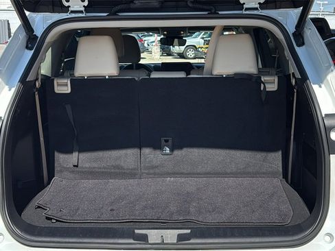 Certified 2023 Toyota Highlander XLE image 27