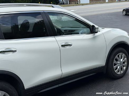 Used 2017 Nissan Rogue S w/ S Appearance Package AWD/4WD image 32