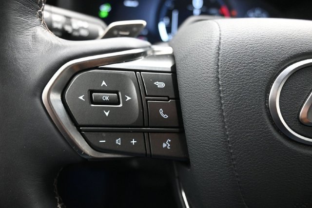 Used 2026 Lexus LX 600 4WD w/ Appearance Package image 13