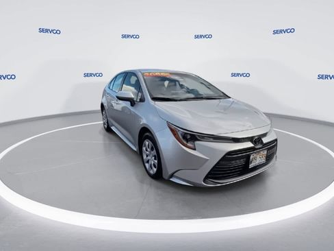 Used 2023 Toyota Corolla LE image 3