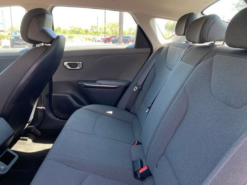 Used 2025 Kia K4 LXS image 11