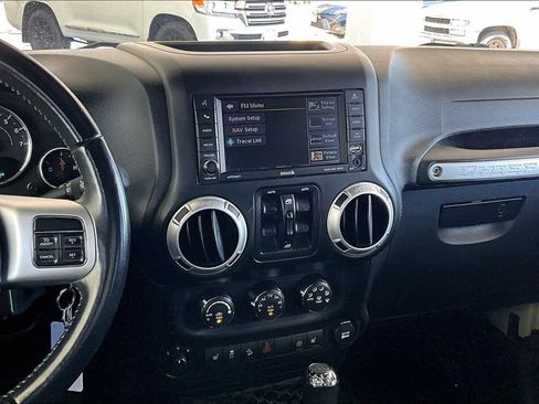 Used 2017 Jeep Wrangler Unlimited Sahara w/ Quick Order Package 24E Chief AWD/4WD image 9
