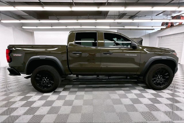Used 2024 Chevrolet Colorado Trail Boss w/ Advanced Trailering Package AWD/4WD image 16
