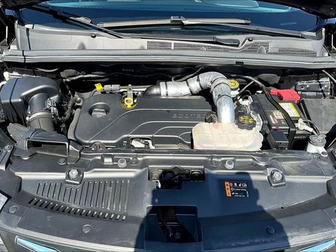 Used 2022 Chevrolet Trax LT w/ LT Convenience Package image 22