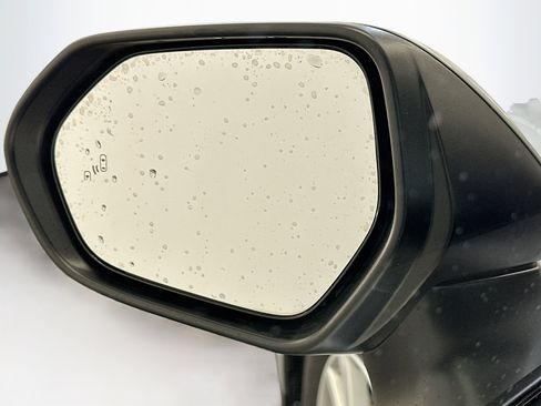 Used 2025 Toyota Camry LE image 16