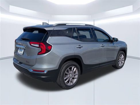 Used 2023 GMC Terrain SLT w/ Infotainment Package II image 4