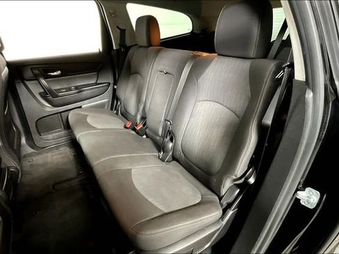 Used 2017 Chevrolet Traverse LT image 24