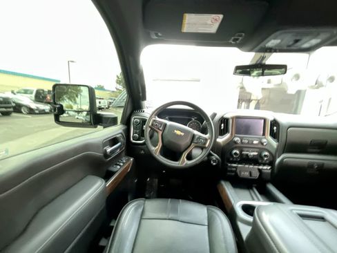 Used 2022 Chevrolet Silverado 3500 High Country w/ Z71 Off-Road Package image 32