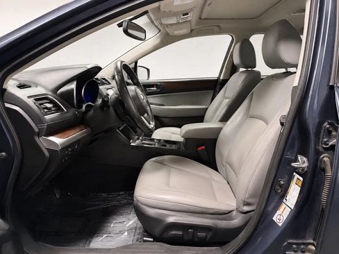 Used 2018 Subaru Outback 3.6R Limited w/ Popular Package #2 AWD/4WD image 11