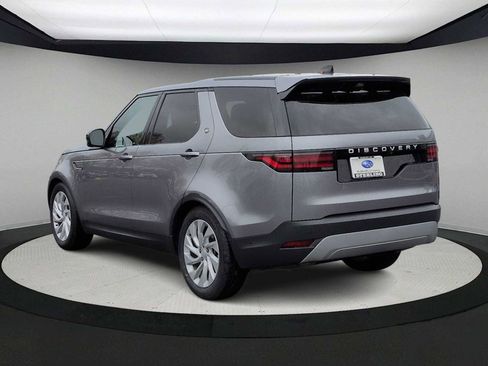 Used 2024 Land Rover Discovery S image 6