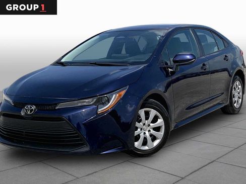 Used 2025 Toyota Corolla LE FWD image 1